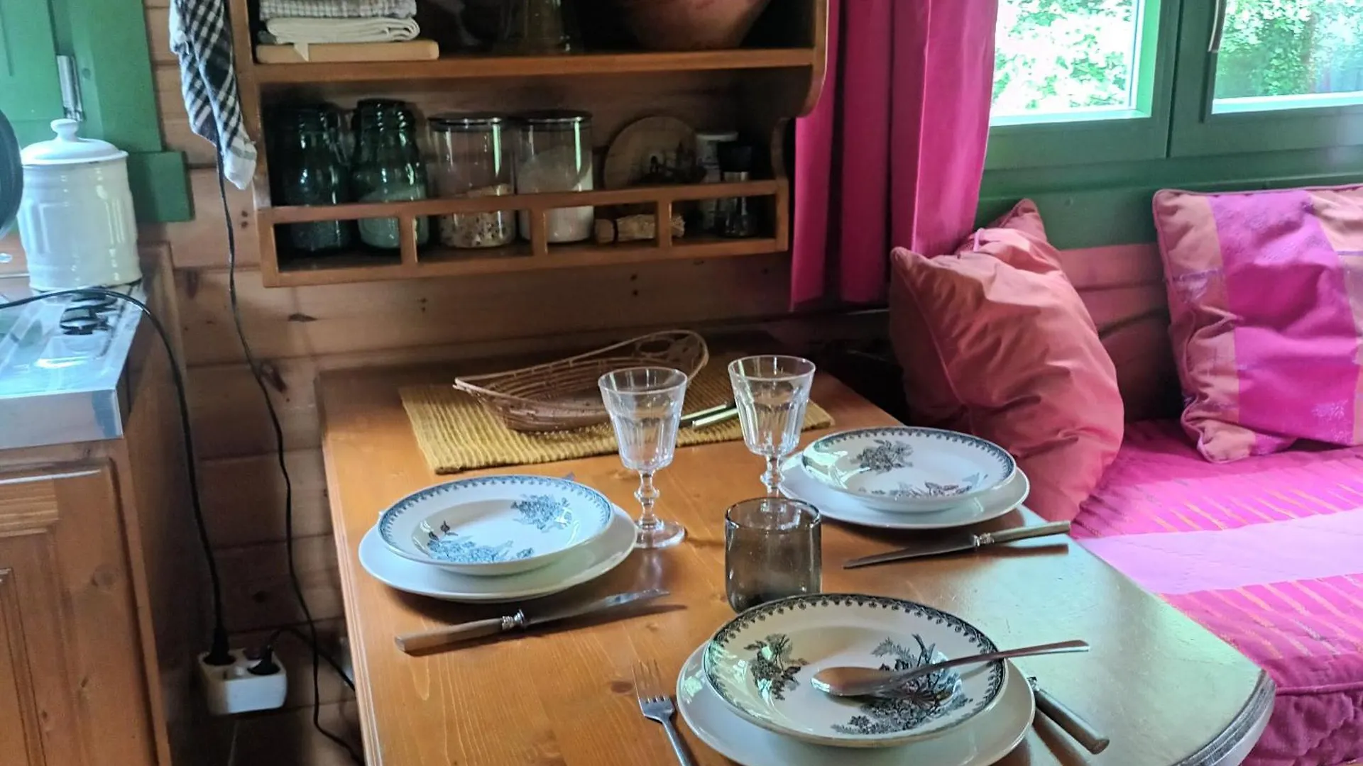 La Roulotte 4Pl Confort Au Bord De La Riviere Laguépie Apartment